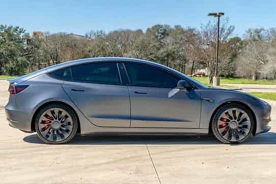 2022 Tesla Model 3 - Photo 3