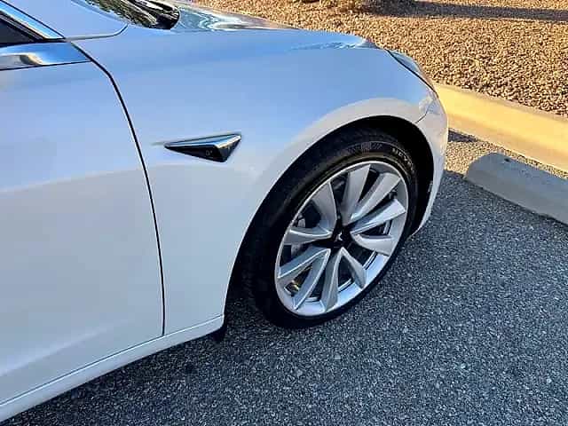 2020 Tesla Model 3 - Photo 2
