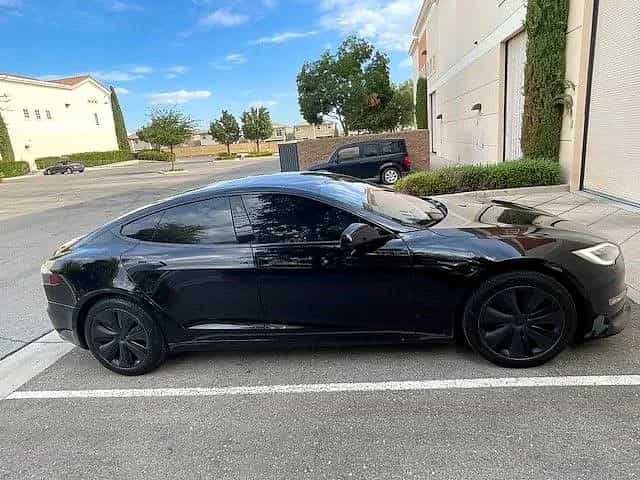 2021 Tesla Model S - Photo 3