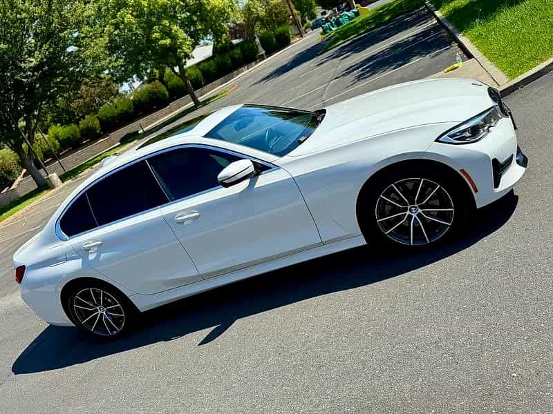 2020 BMW 330i - Photo 3