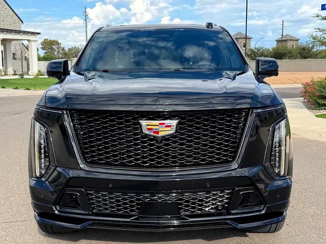 2025 Cadillac Escalade-V - Photo 3