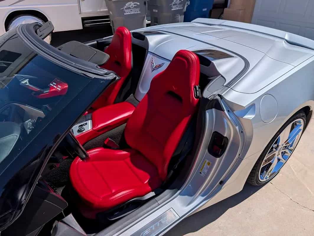 2016 Chevrolet Corvette Stingray Z51 - Photo 2