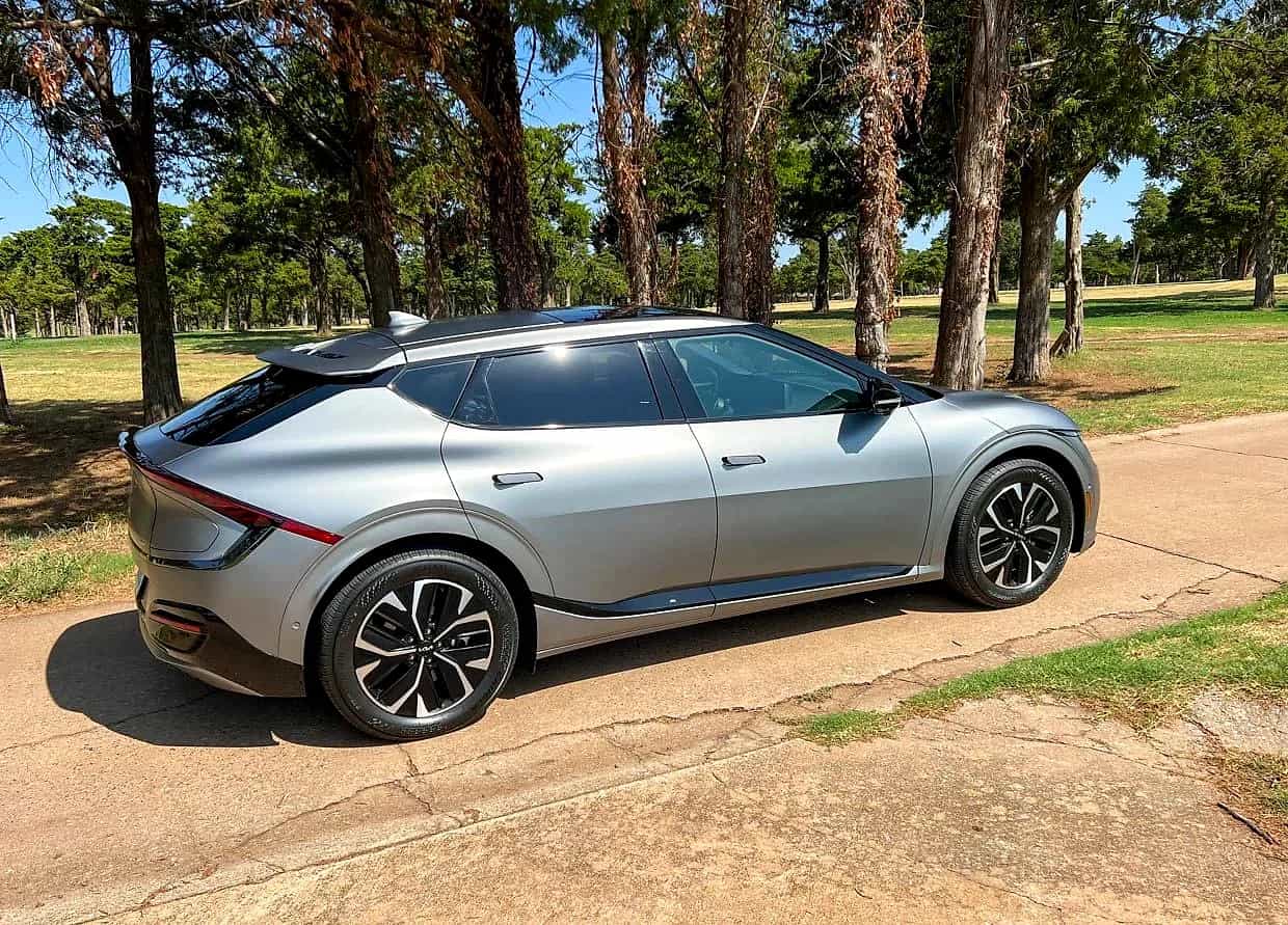 2022 Kia EV6 - Photo 2