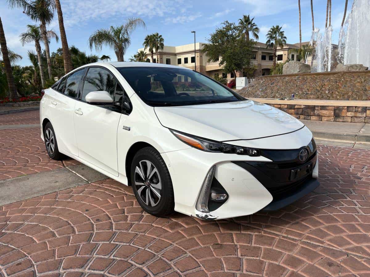 2019 Toyota Prius Prime - Photo 2