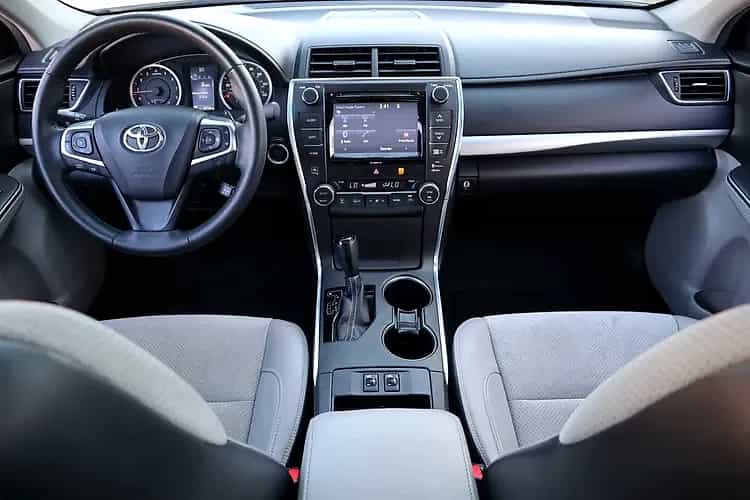 2016 Toyota Camry - Photo 3