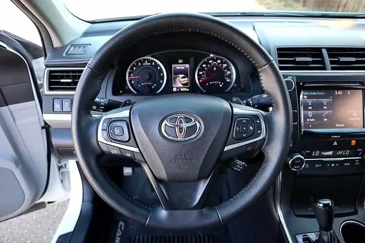 2016 Toyota Camry - Photo 4
