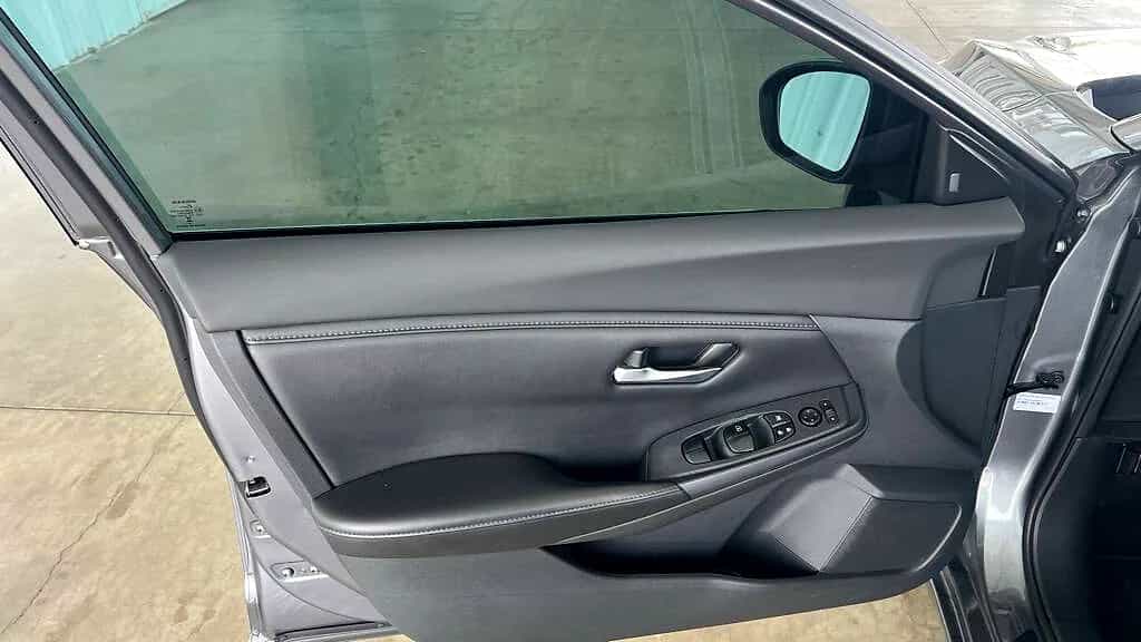 2022 Nissan Sentra - Photo 2