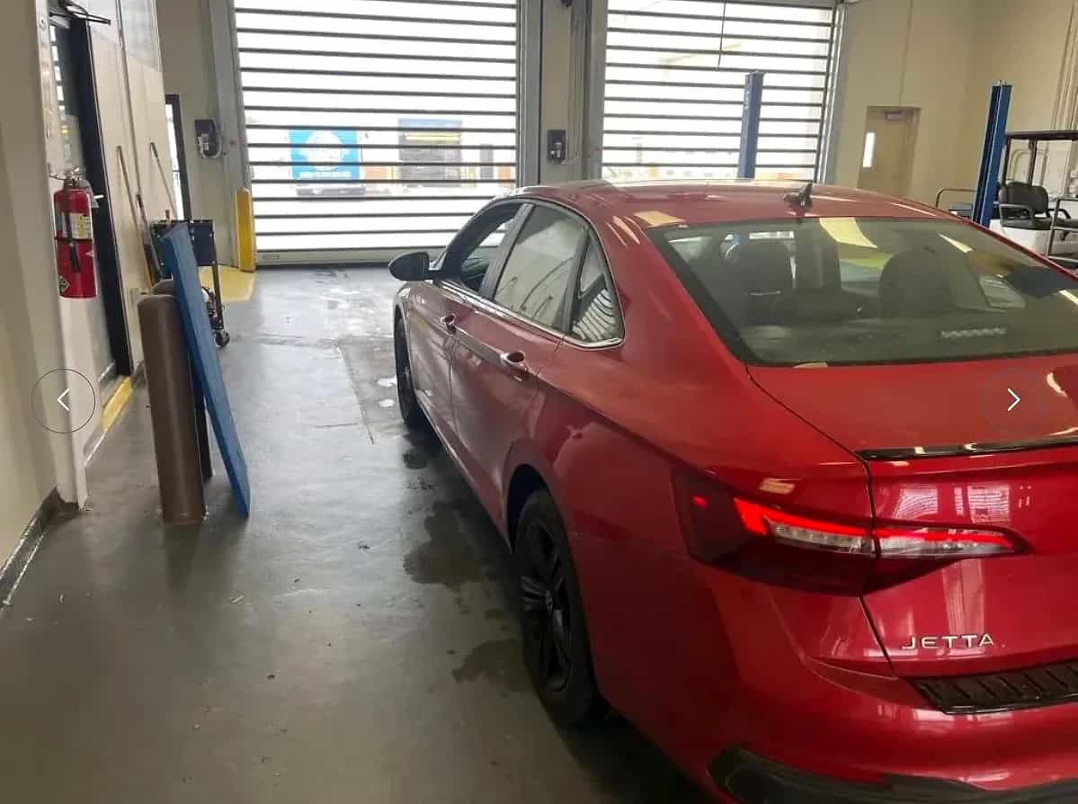 2023 Volkswagen Jetta - Photo 3
