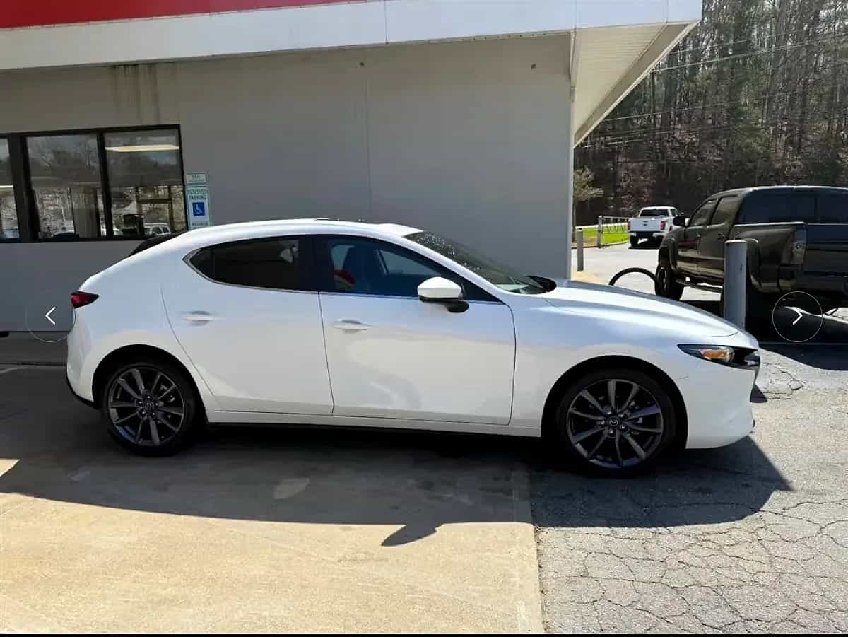 2025 Mazda Mazda3 - Photo 2
