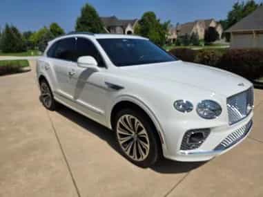 2021 Bentley Bentayga - Photo 2