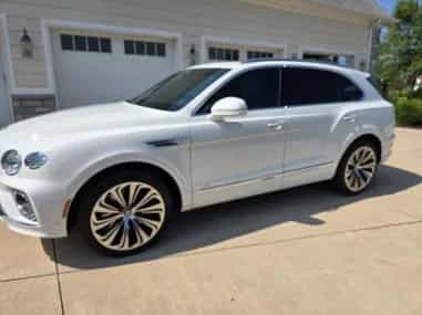 2021 Bentley Bentayga - Photo 3