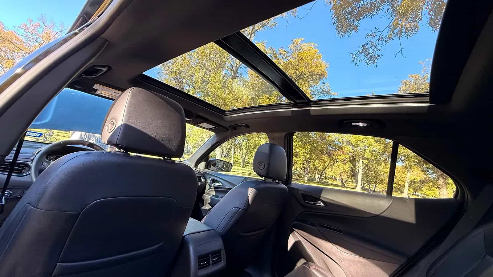2024 Chevrolet Equinox - Photo 2