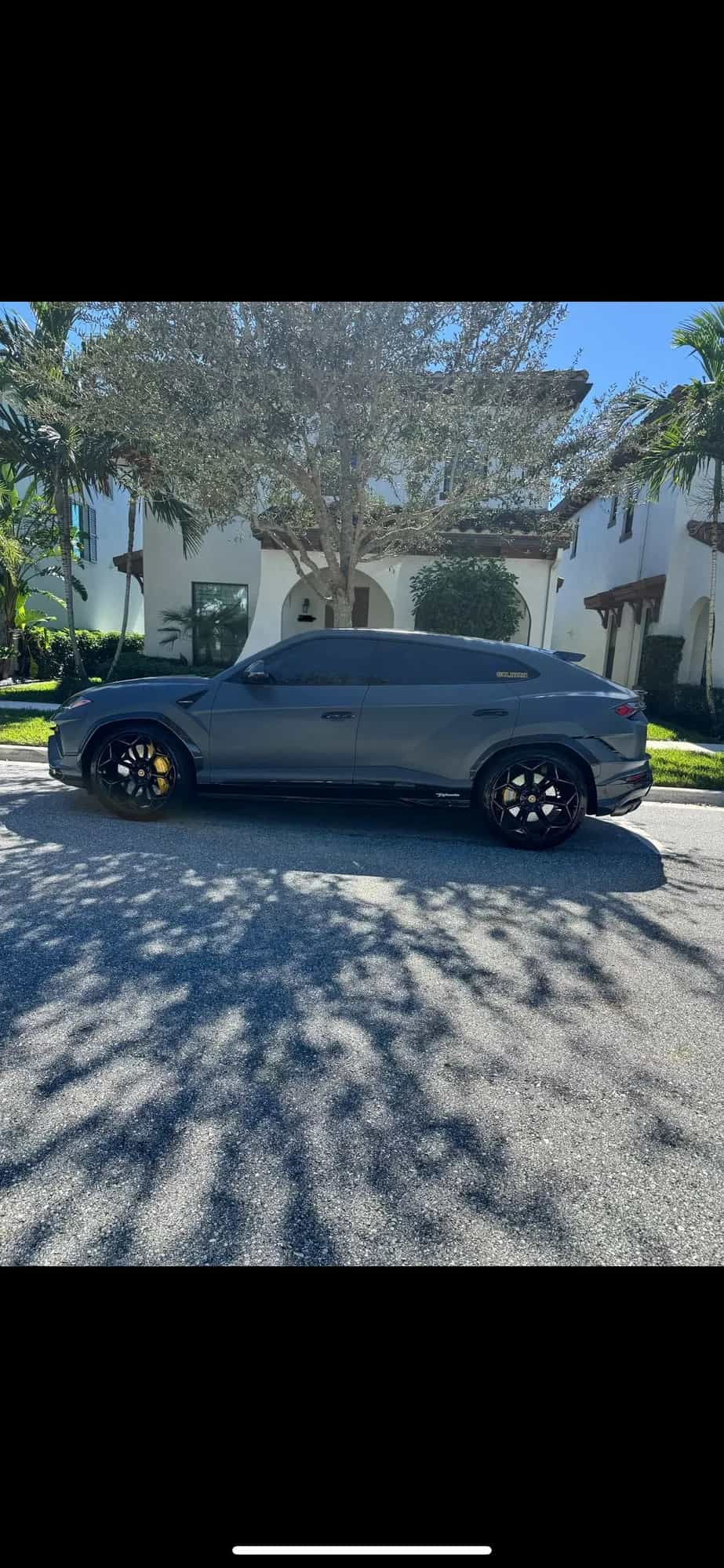 2023 Lamborghini URUS - Photo 3