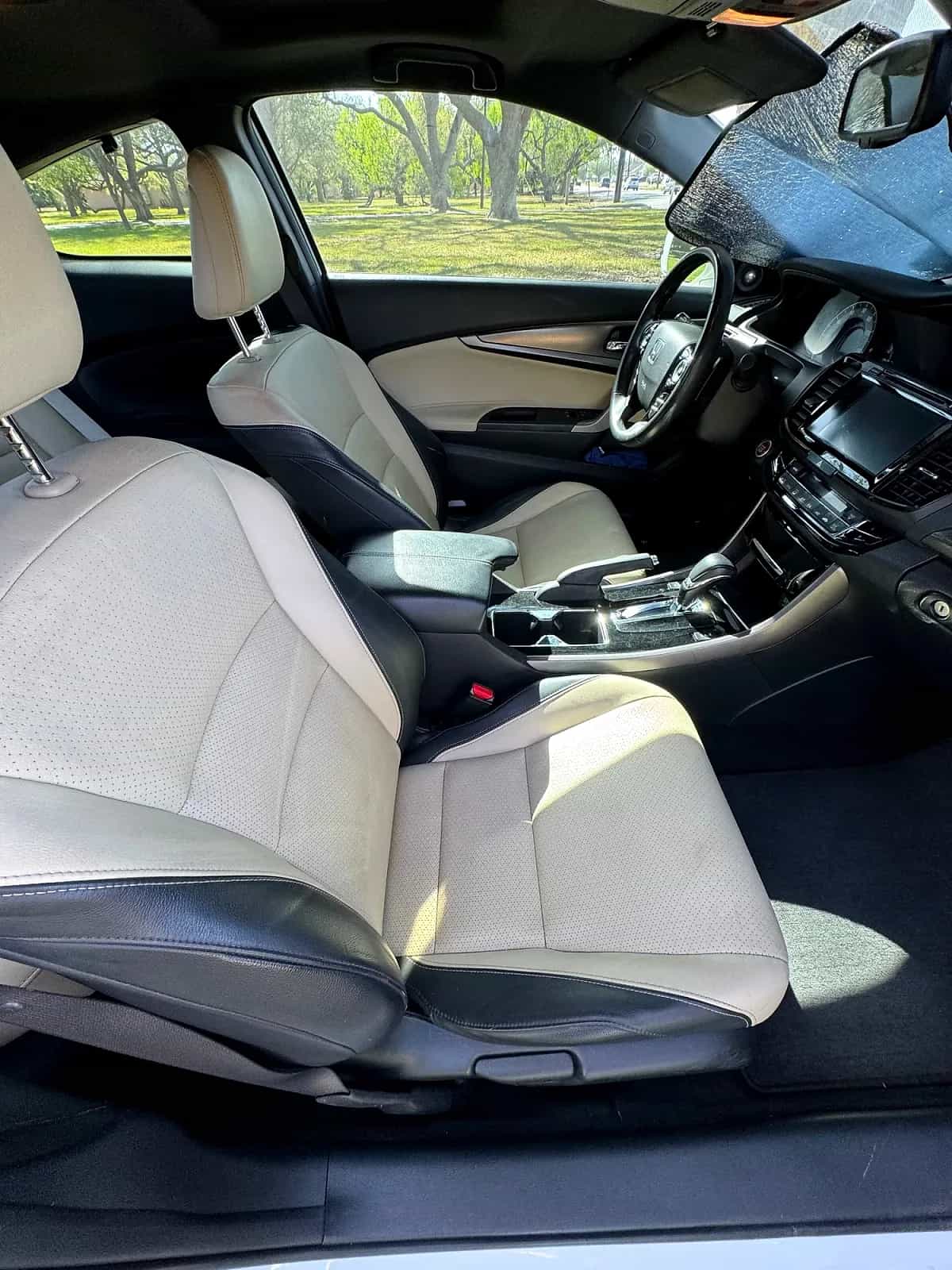 2017 Honda Accord - Photo 3