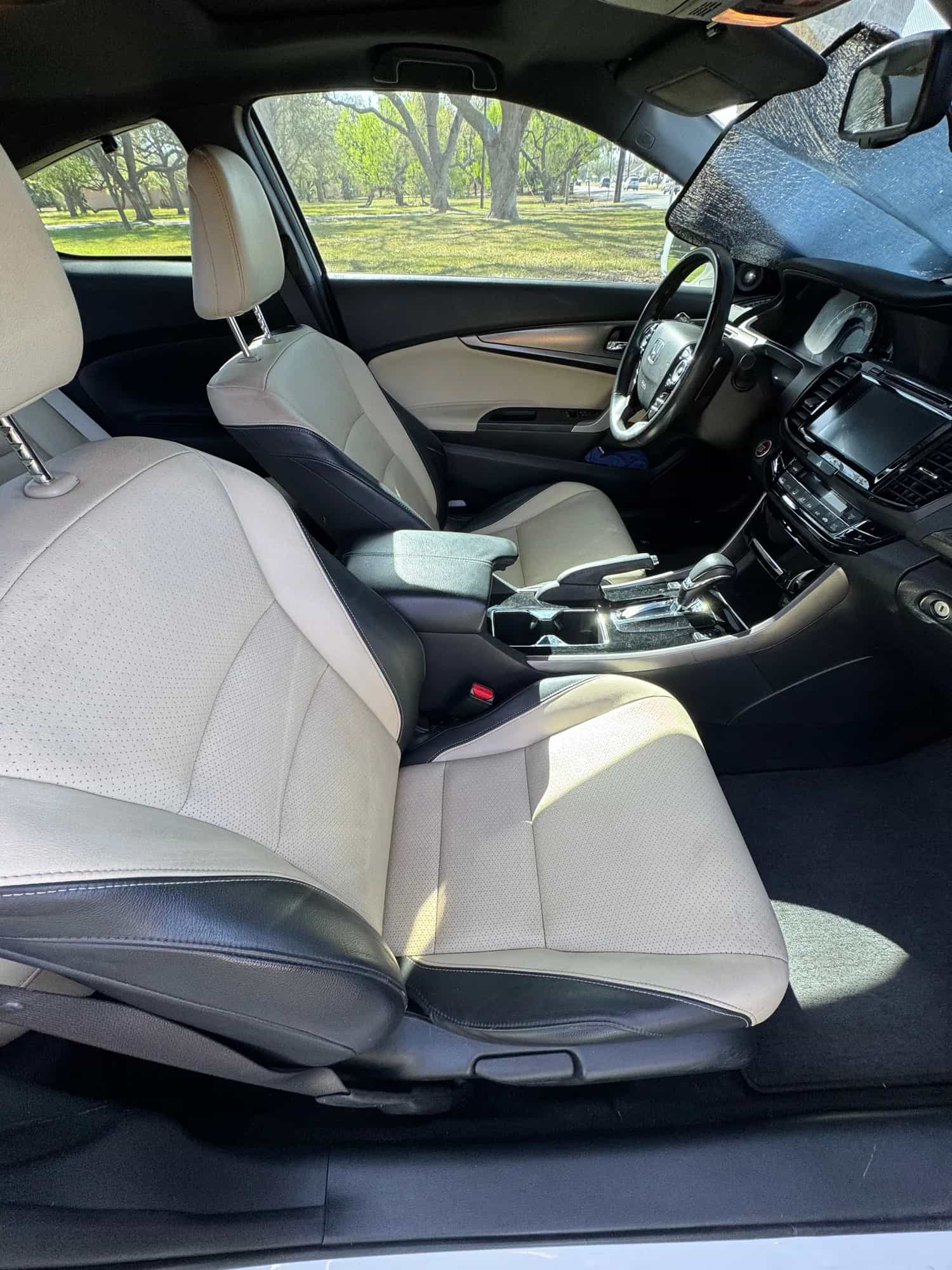 2017 Honda Accord - Photo 3