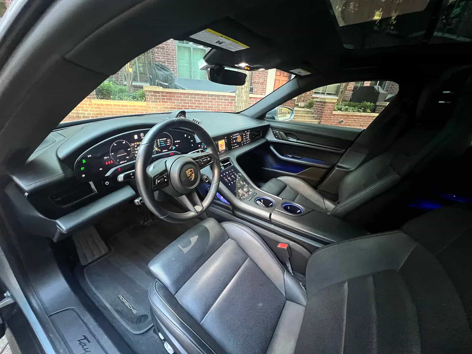 2022 Porsche Taycan - Photo 4