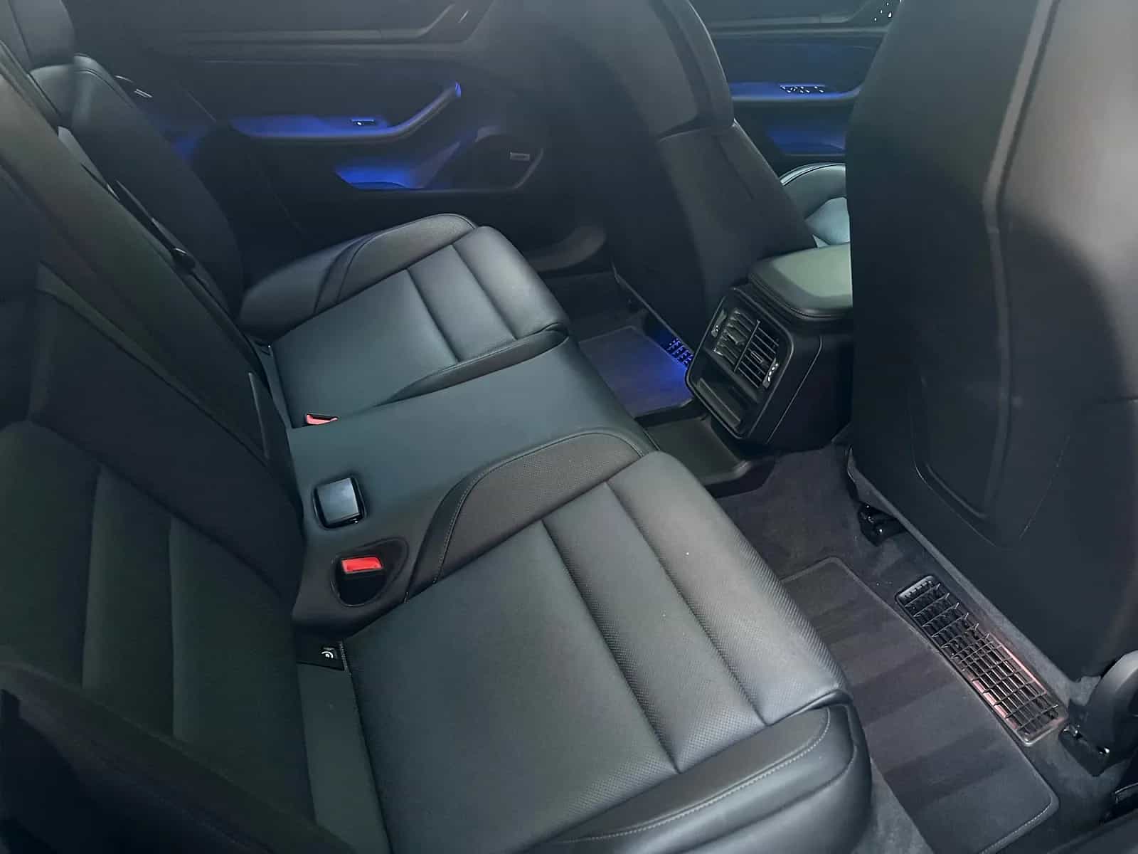 2022 Porsche Taycan - Photo 5