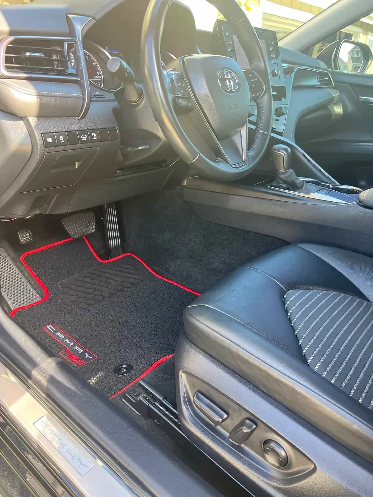 2023 Toyota Camry - Photo 3