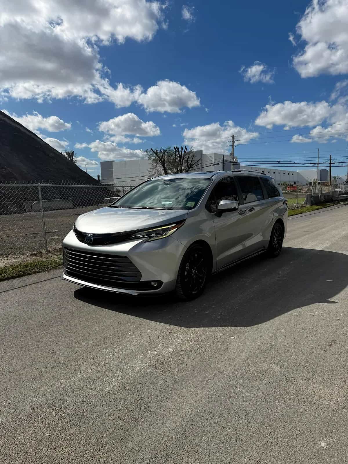 2022 Toyota Sienna - Photo 2