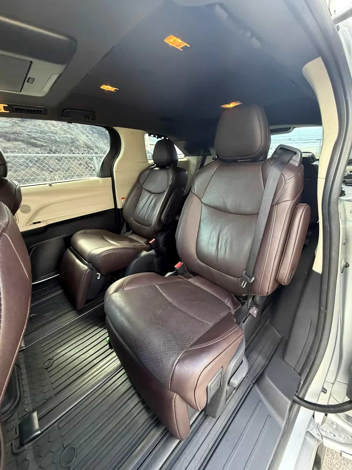 2022 Toyota Sienna - Photo 3
