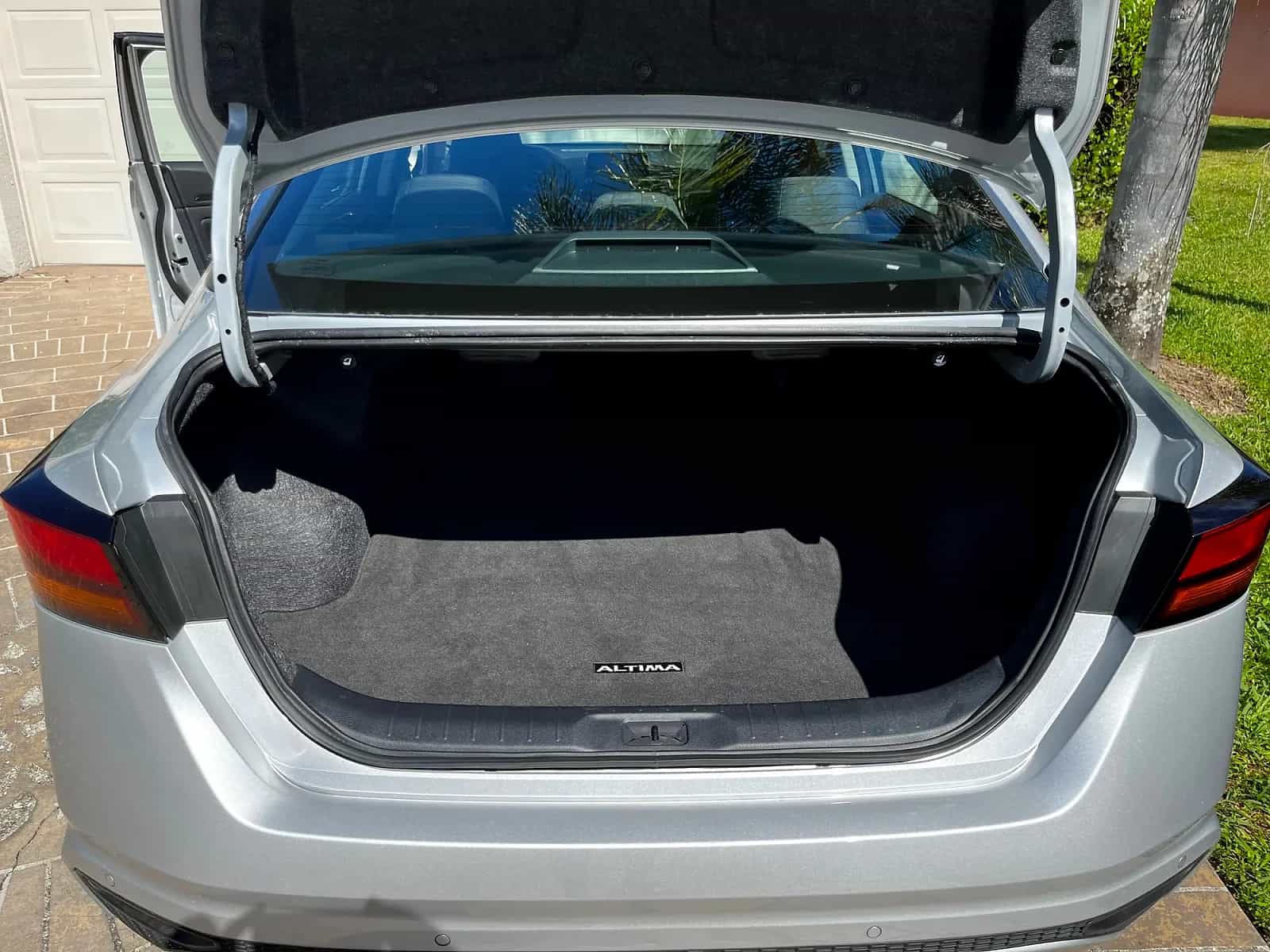 2025 Nissan Altima - Photo 4