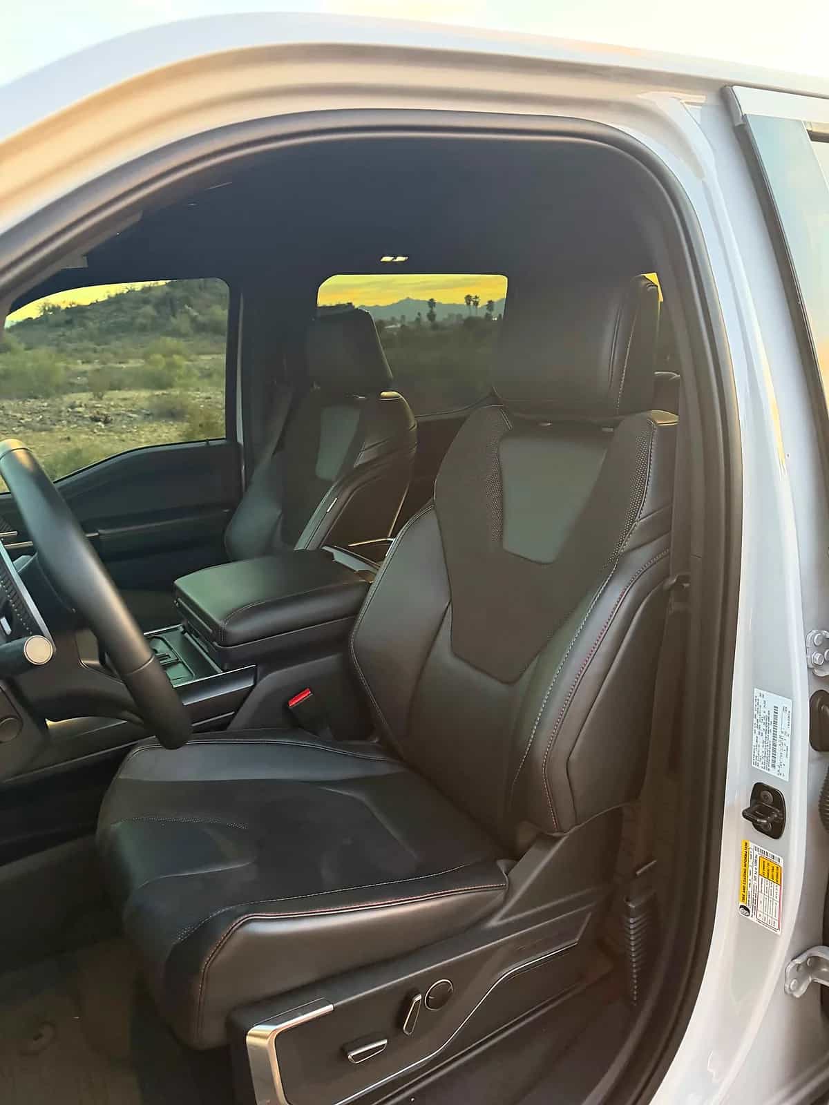 2025 Ford F-150 - Photo 4