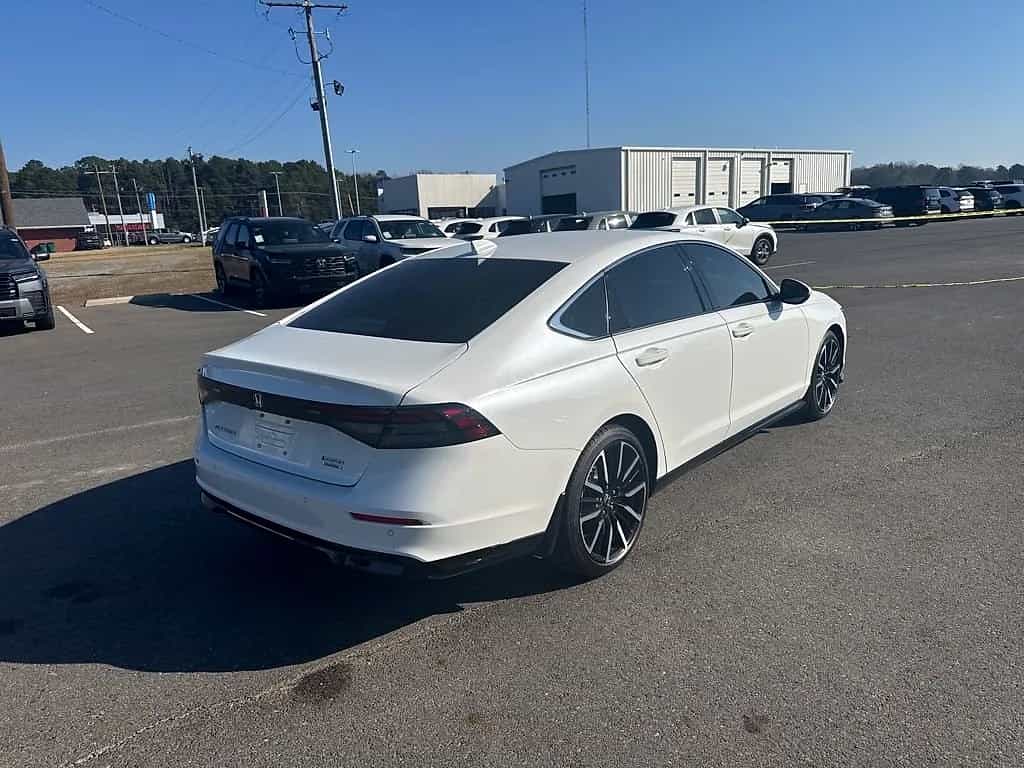 2025 Honda Accord - Photo 2