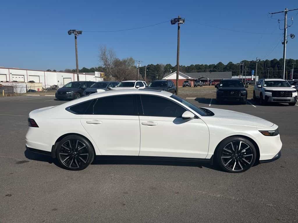 2025 Honda Accord - Photo 3
