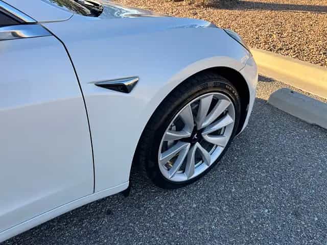 2020 Tesla Model 3 - Photo 2