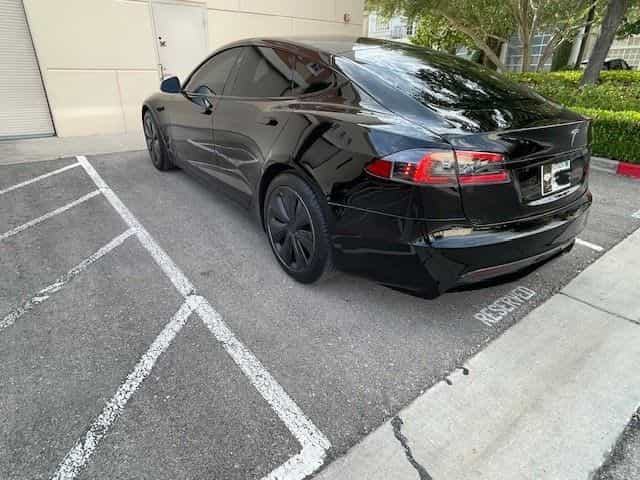2021 Tesla Model S - Photo 2