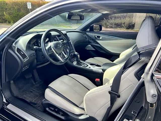 2021 Infiniti Q60 - Photo 2