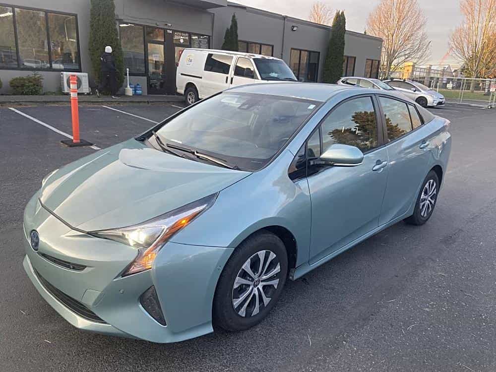 2018 Toyota Prius - Photo 2