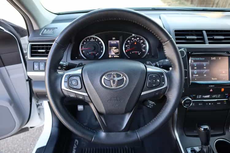 2016 Toyota Camry - Photo 4