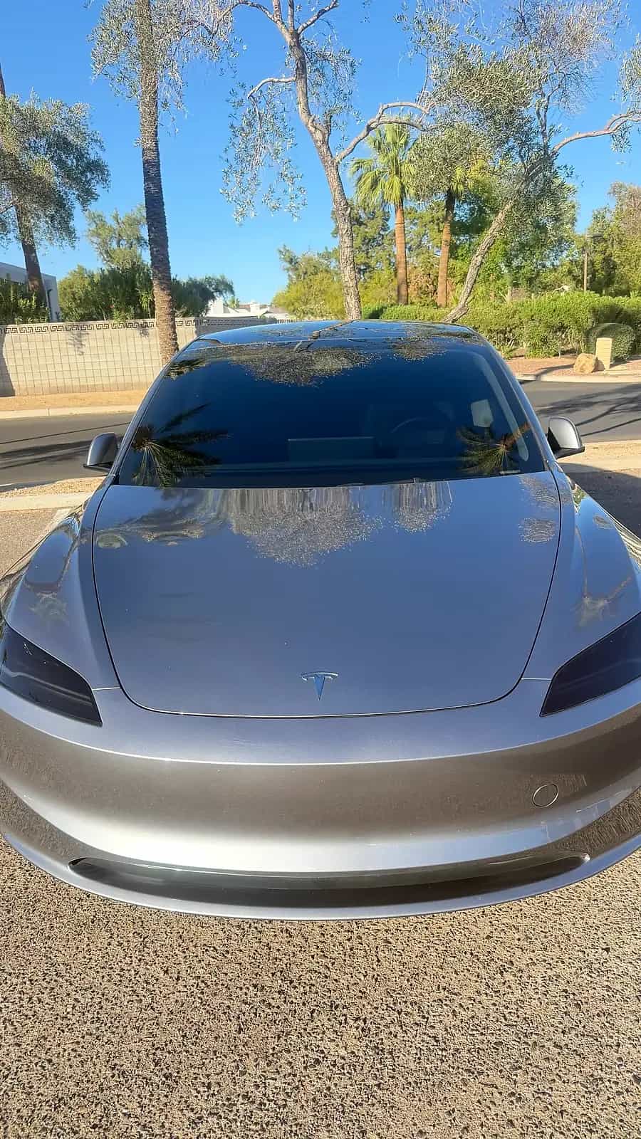 2025 Tesla Model 3 - Photo 3