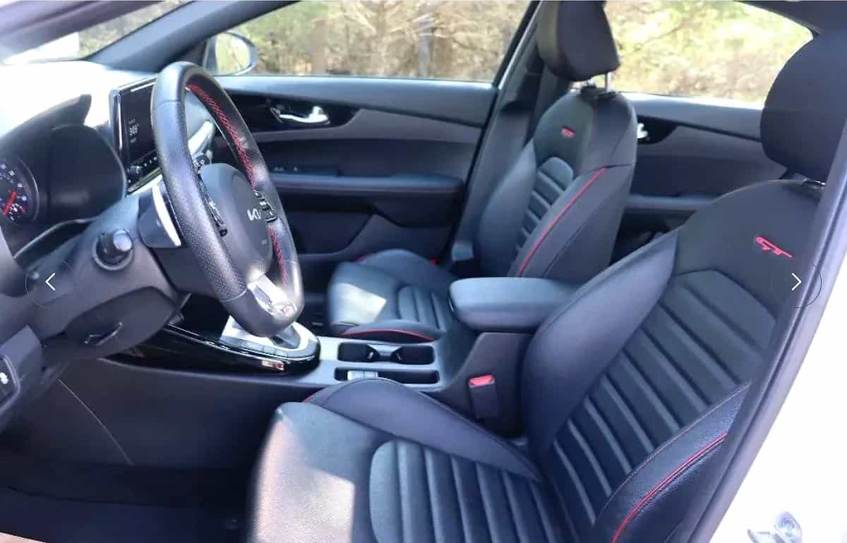 2023 Kia Forte - Photo 5