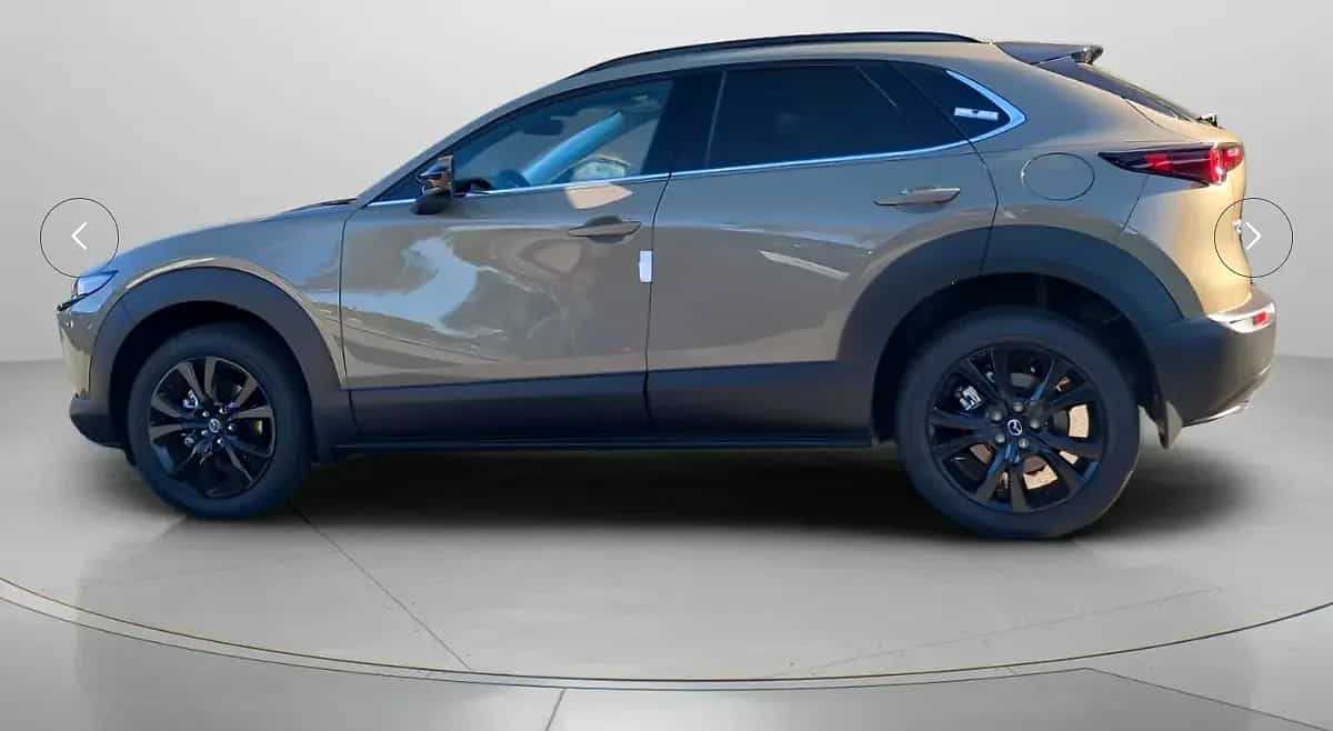 2025 Mazda CX-30 - Photo 2
