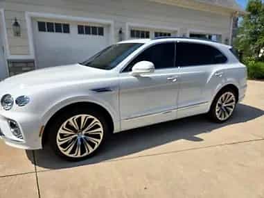 2021 Bentley Bentayga - Photo 3