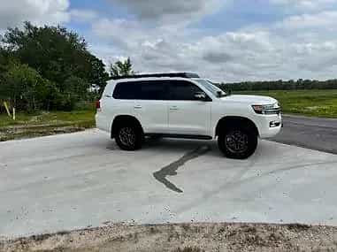 2021 Toyota Land Cruiser - Photo 2