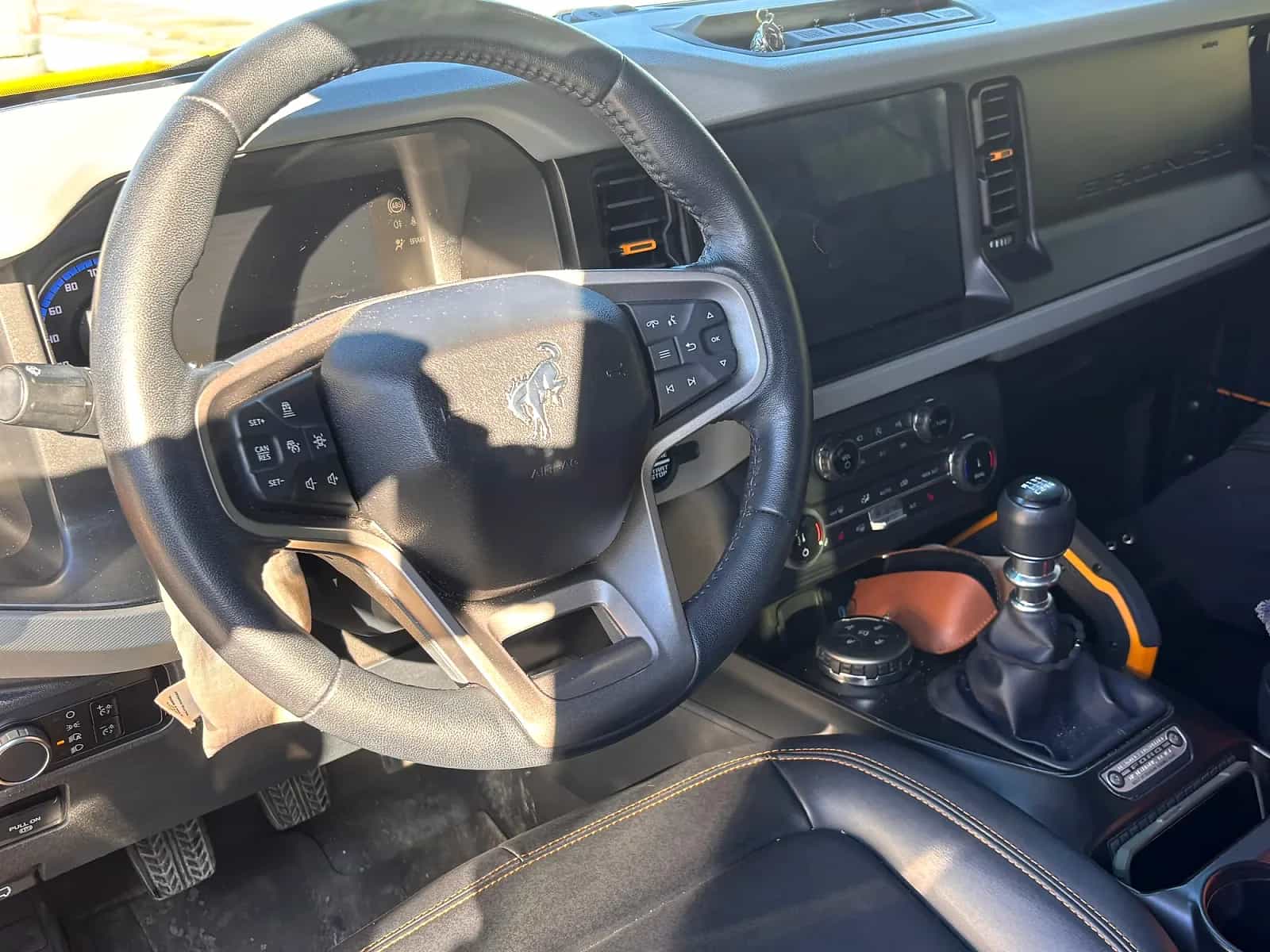 2022 Ford Bronco - Photo 5