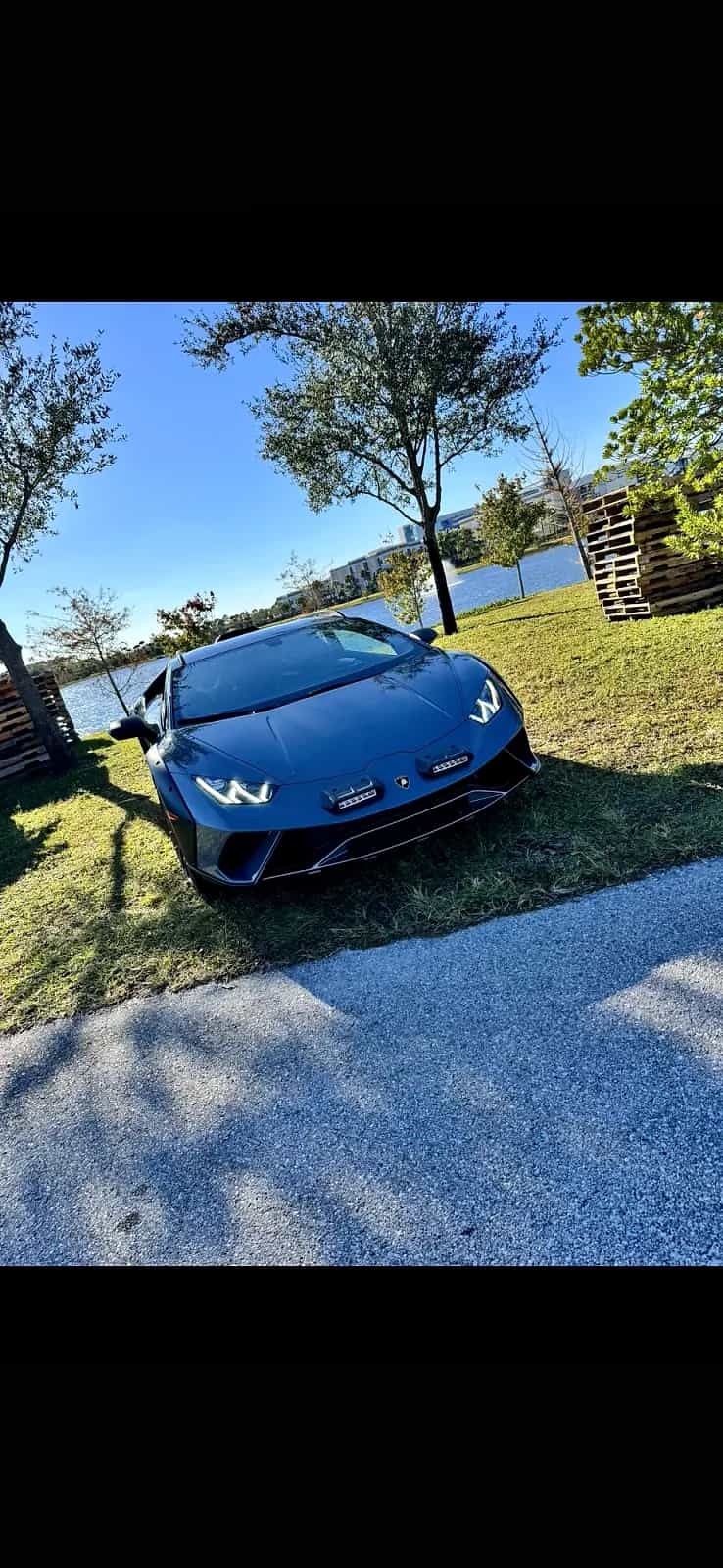 2024 Lamborghini Huracan - Photo 2