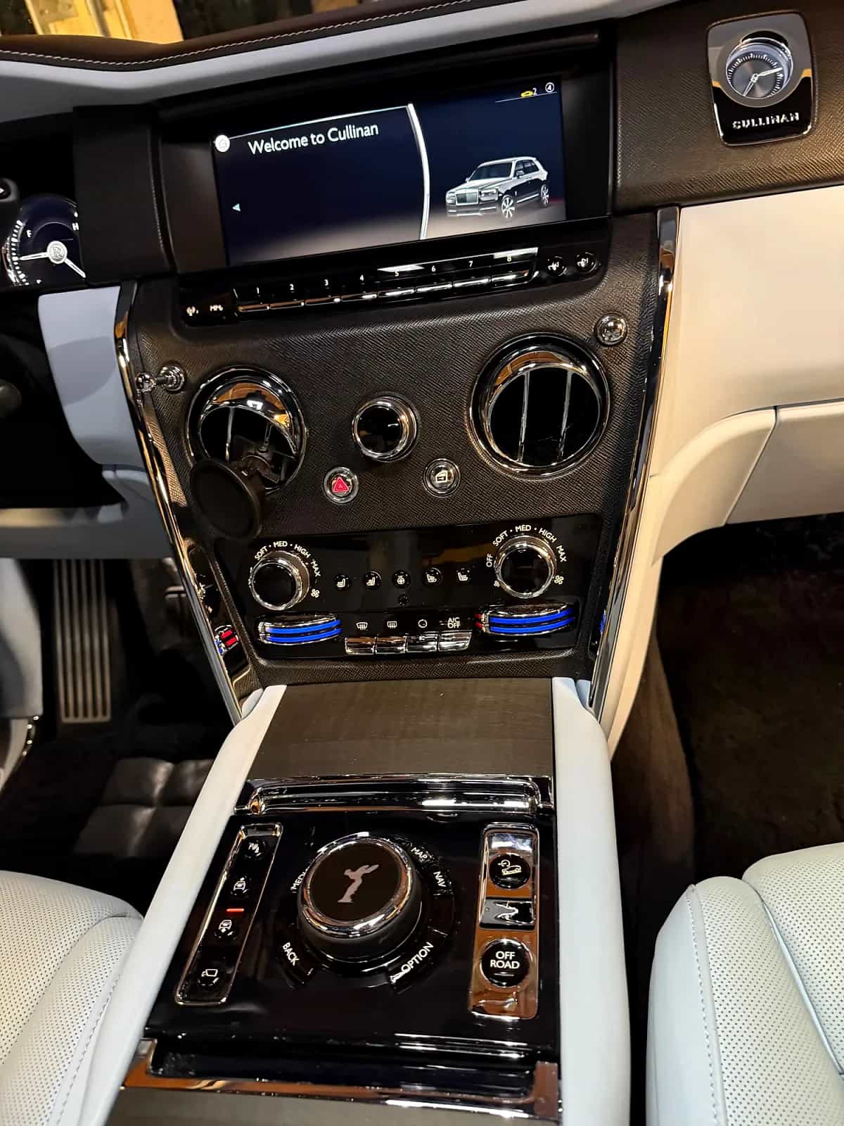2023 Rolls-Royce Cullinan - Photo 3