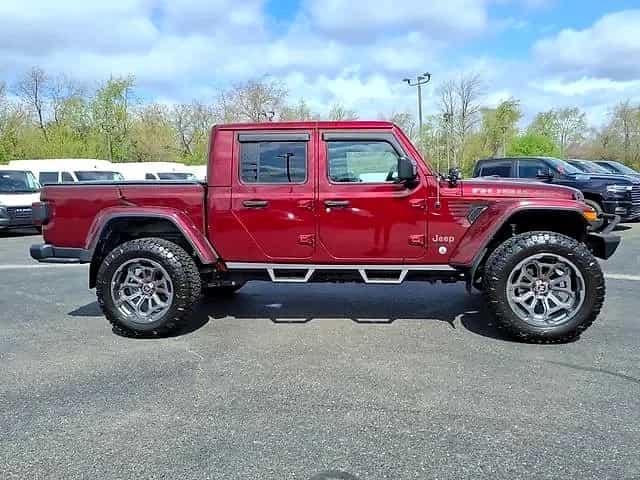 2021 Jeep Gladiator - Photo 3