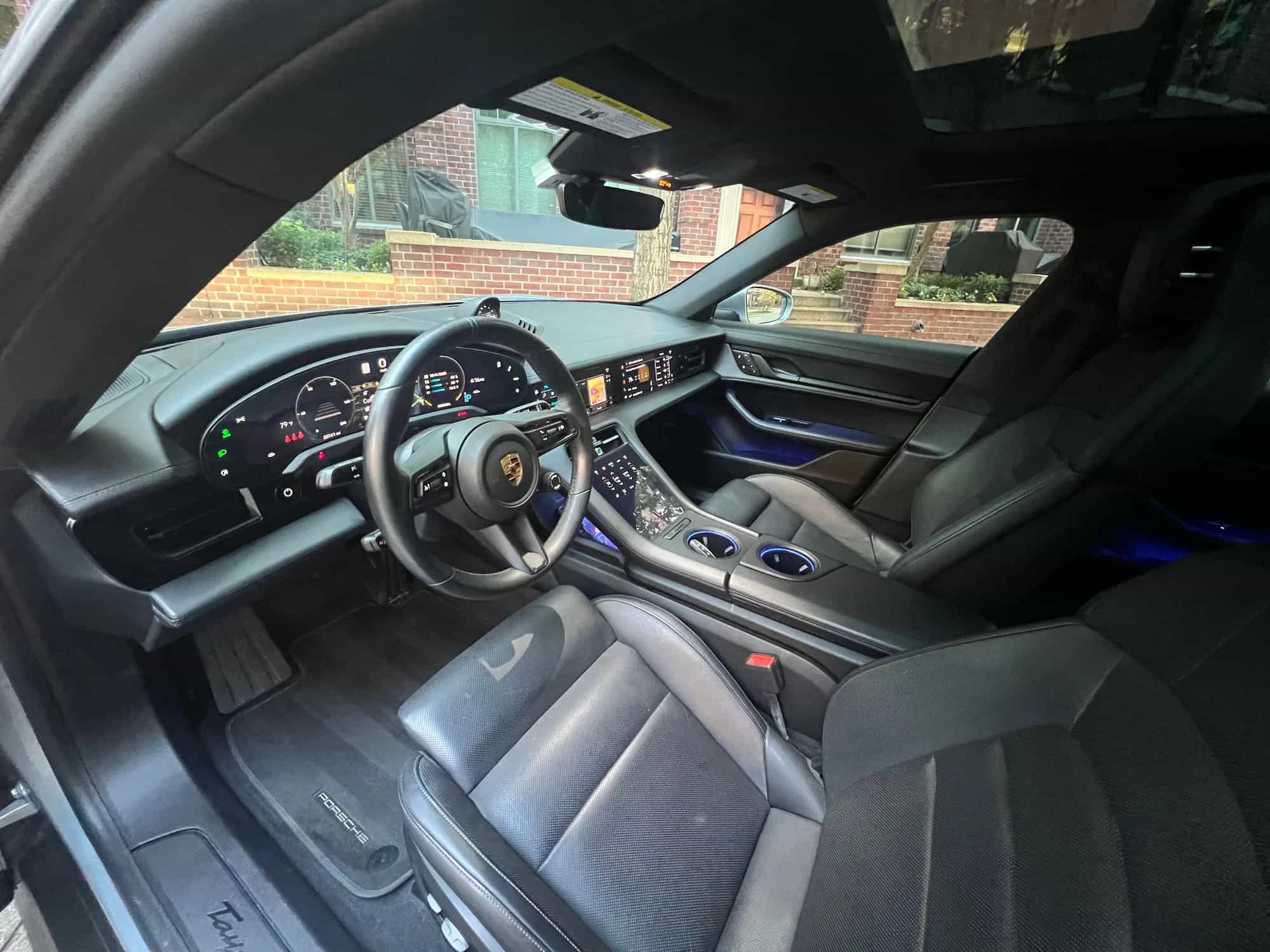 2022 Porsche Taycan - Photo 4