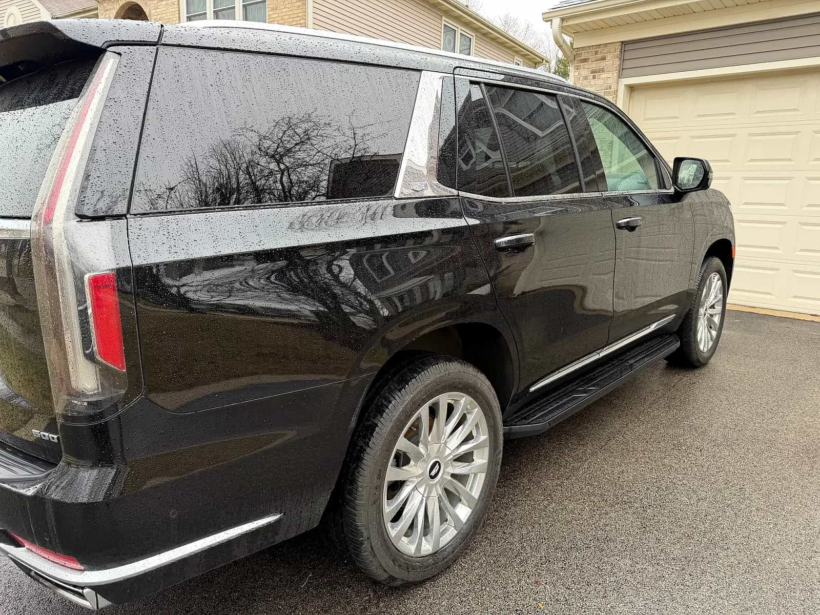 2023 Cadillac Escalade - Photo 2