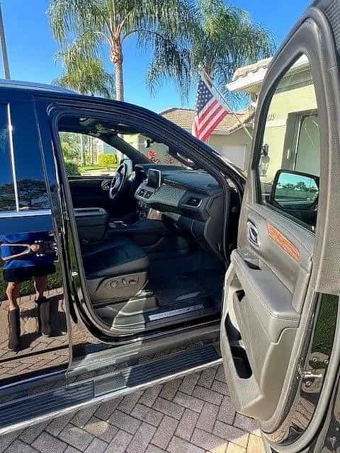 2023 Chevrolet Tahoe - Photo 4