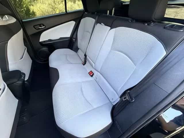 2022 Toyota Prius - Photo 3