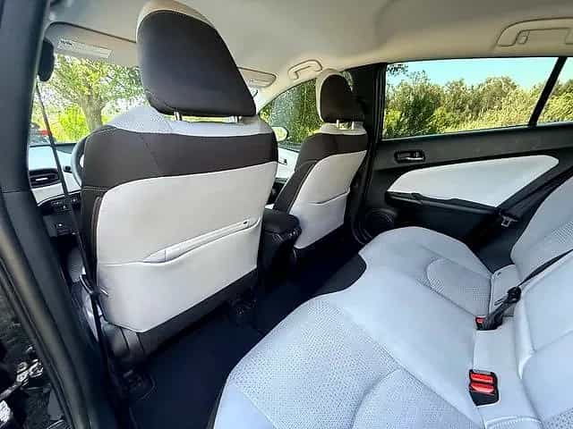 2022 Toyota Prius - Photo 4