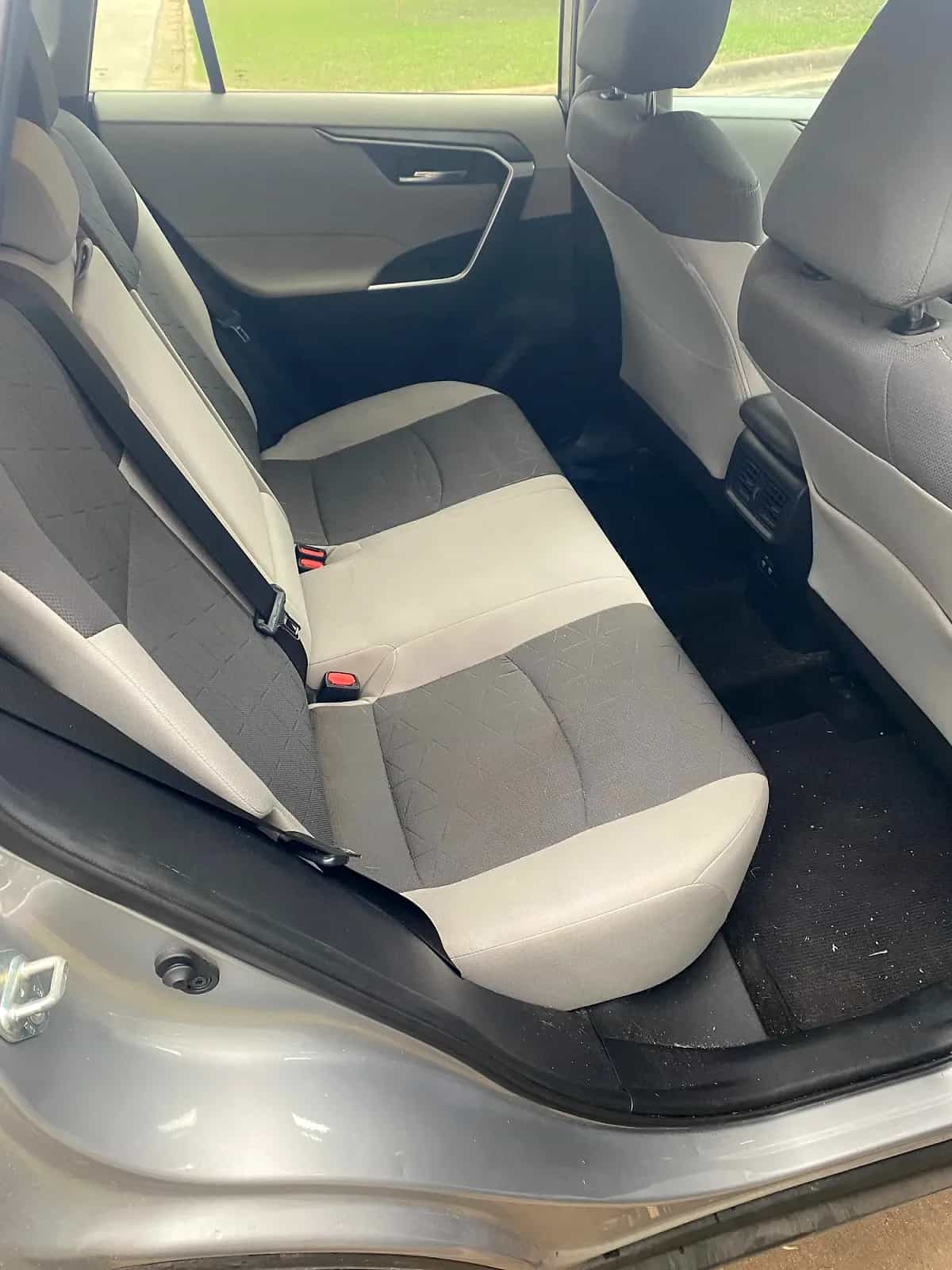 2020 Toyota RAV4 - Photo 4