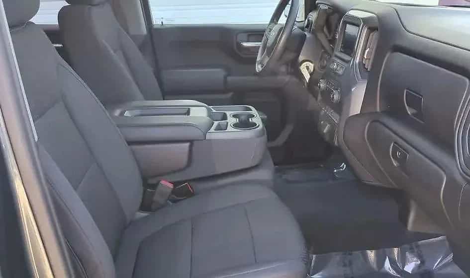 2020 Chevrolet Silverado - Photo 4