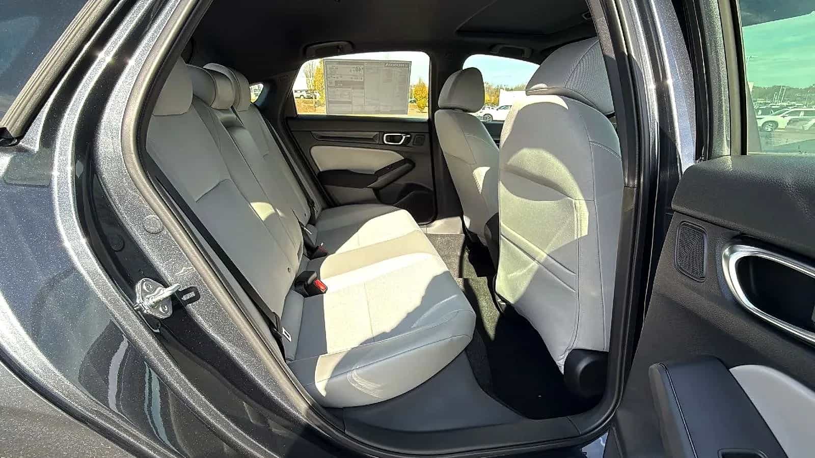 2025 Honda Civic - Photo 4